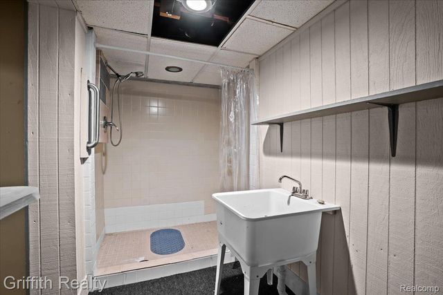 1044 W Rowland Street, Mundy Township, MI 48507