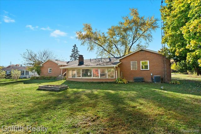 1044 W Rowland Street, Mundy Township, MI 48507