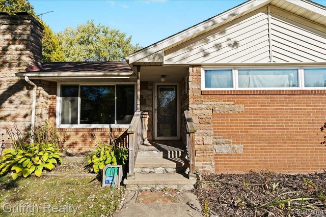 1044 W Rowland Street, Mundy Township, MI 48507