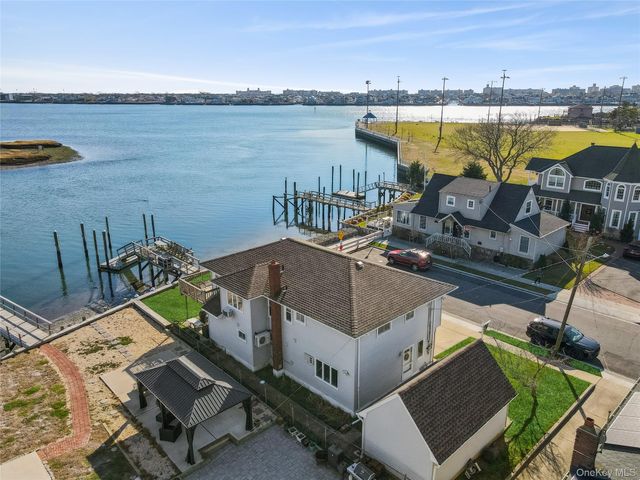 255 Delaware Avenue, Island Park, NY 11558