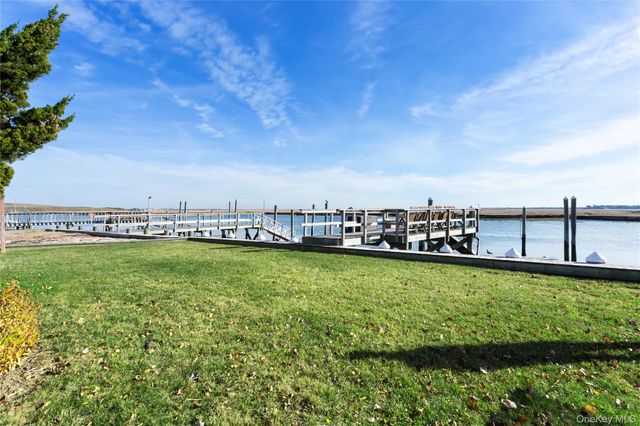 255 Delaware Avenue, Island Park, NY 11558