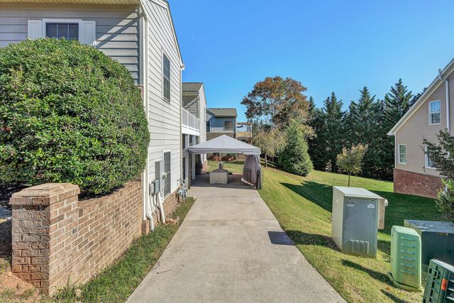 5432 Quail Ridge CIR, Roanoke, VA 24018