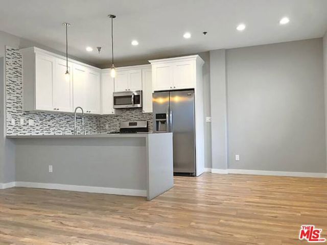 10560 SANTA MONICA 203, Los Angeles, CA 90025