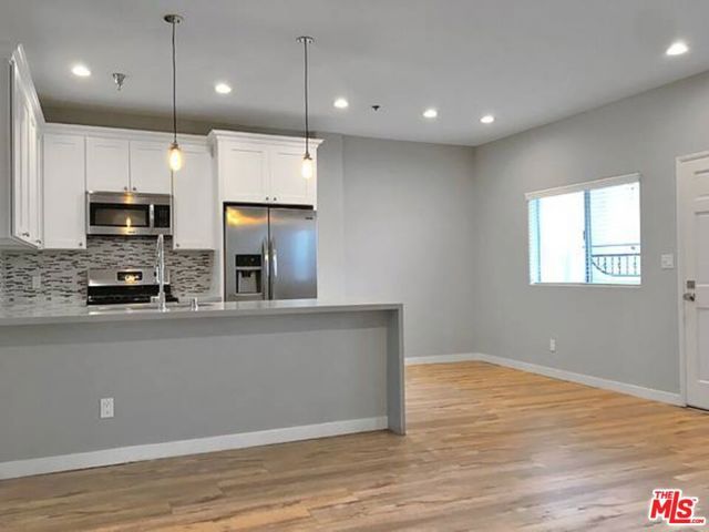 10560 SANTA MONICA 203, Los Angeles, CA 90025