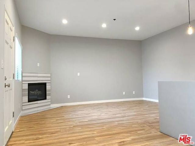 10560 SANTA MONICA 203, Los Angeles, CA 90025