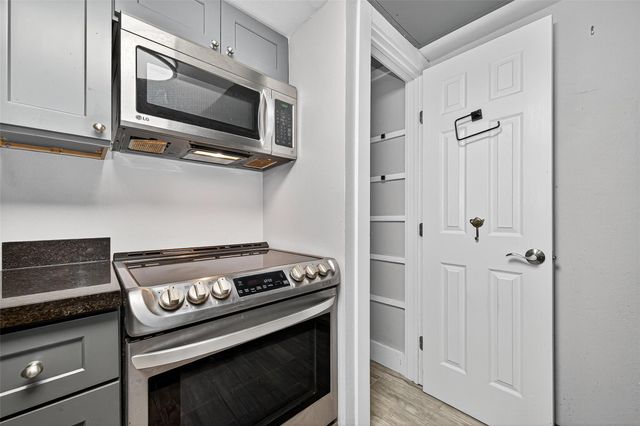 830 Threadneedle Street 240, Houston, TX 77079