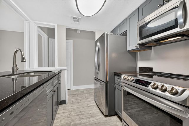 830 Threadneedle Street 240, Houston, TX 77079