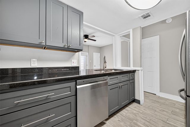 830 Threadneedle Street 240, Houston, TX 77079