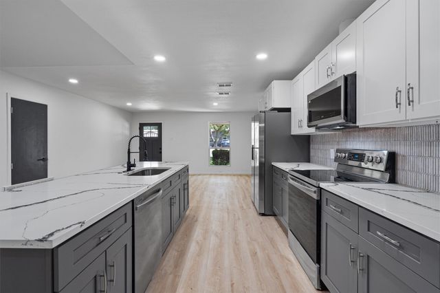 1700 Deep Wood DR, Round Rock, TX 78681