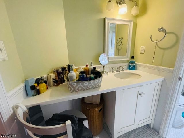 3 Quartz Ln 3, Paterson City, NJ 07501