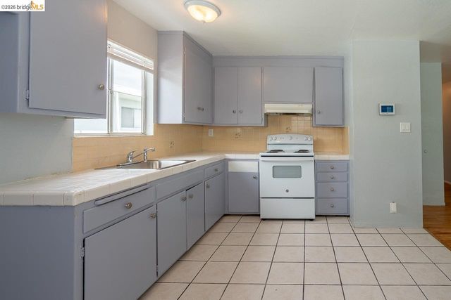 3414 64Th Avenue Pl, Oakland, CA 94605