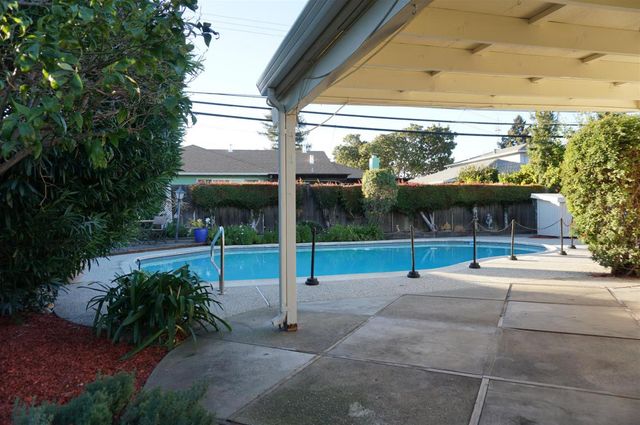 580 Pomeroy Avenue, Santa Clara, CA 95051