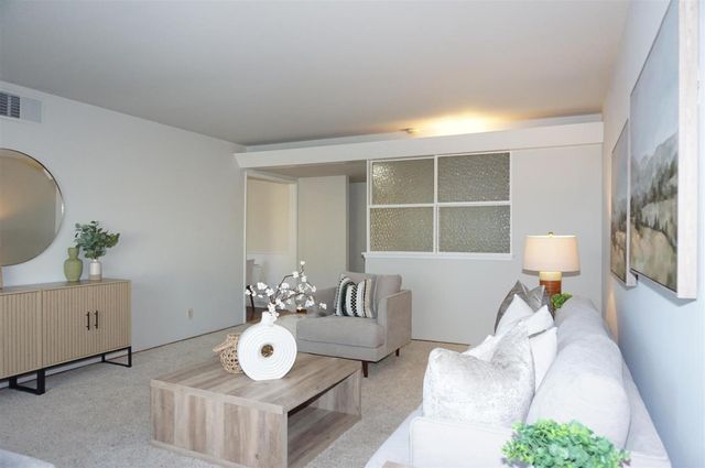 580 Pomeroy Avenue, Santa Clara, CA 95051