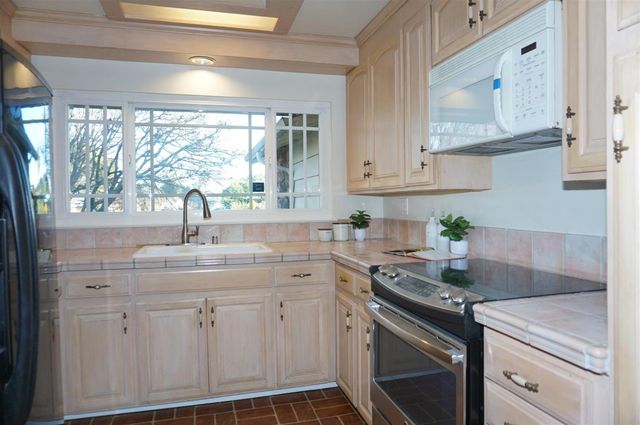 580 Pomeroy Avenue, Santa Clara, CA 95051