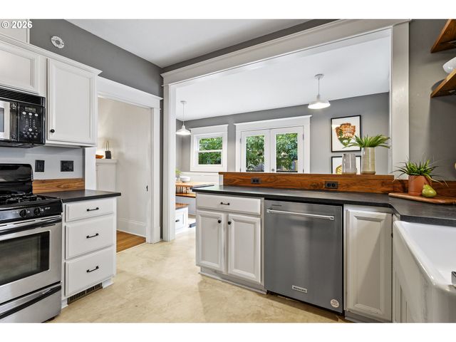 132 Ne COOK St, Portland, OR 97212