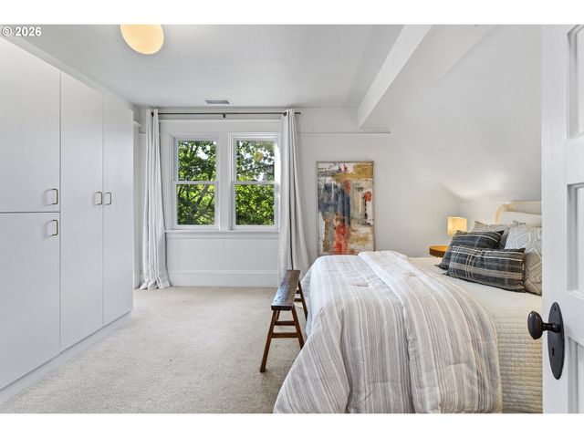 132 Ne COOK St, Portland, OR 97212