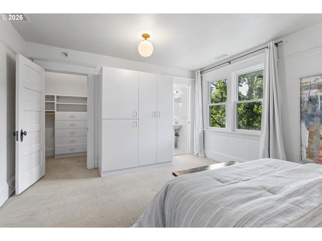 132 Ne COOK St, Portland, OR 97212