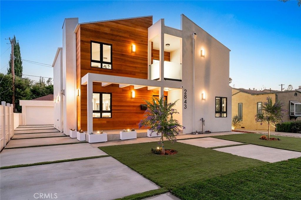 Image 1 of property listing at 2843 Stoner, Los Angeles, CA 90064