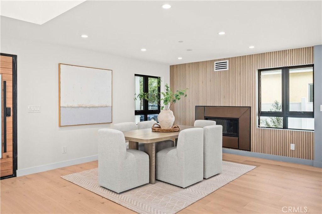 Image 21 of property listing at 2843 Stoner, Los Angeles, CA 90064