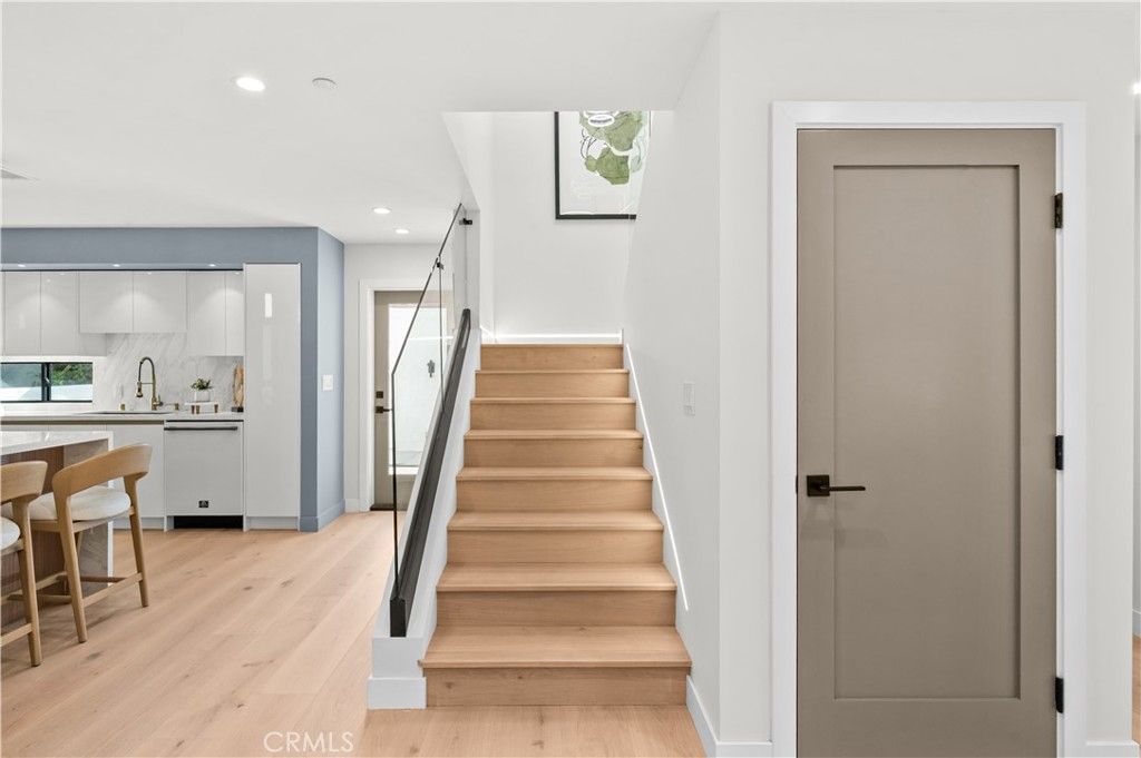 Image 25 of property listing at 2843 Stoner, Los Angeles, CA 90064