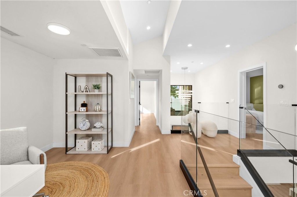 Image 32 of property listing at 2843 Stoner, Los Angeles, CA 90064