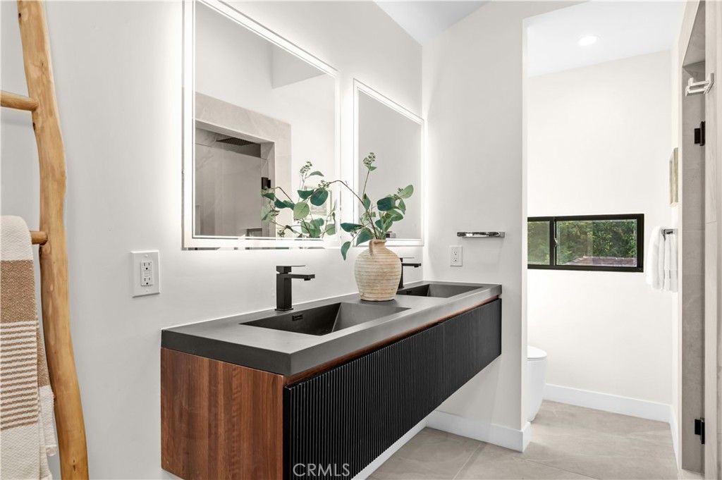 Image 41 of property listing at 2843 Stoner, Los Angeles, CA 90064