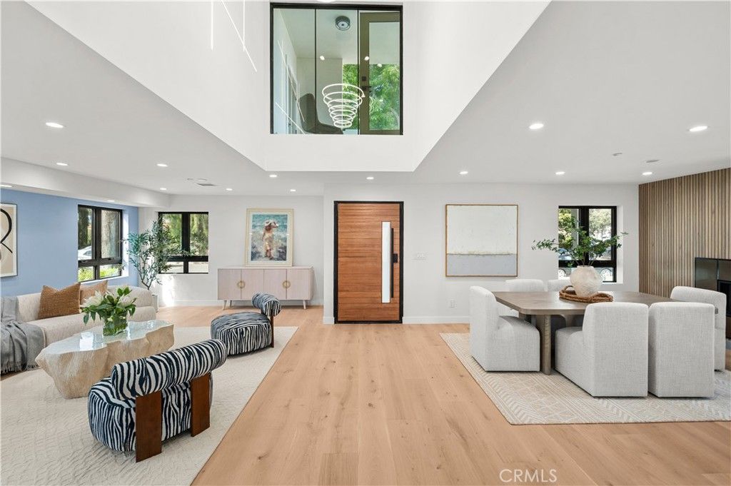 Image 5 of property listing at 2843 Stoner, Los Angeles, CA 90064