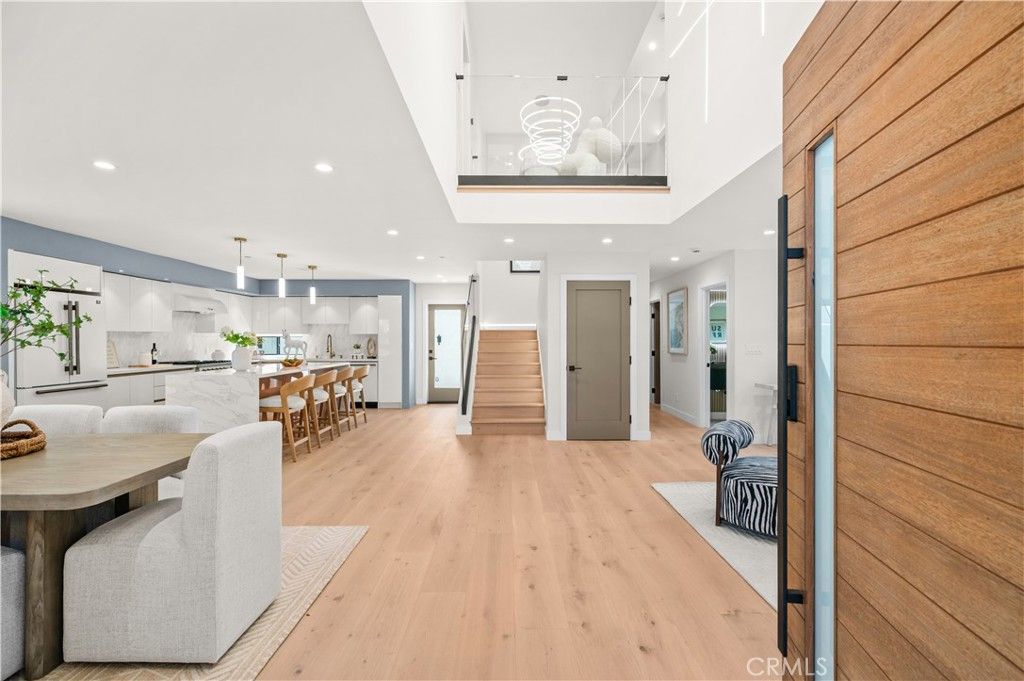Image 6 of property listing at 2843 Stoner, Los Angeles, CA 90064