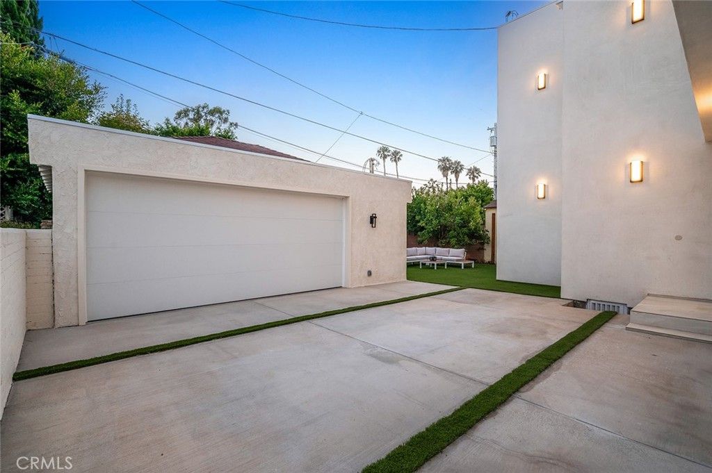 Image 65 of property listing at 2843 Stoner, Los Angeles, CA 90064