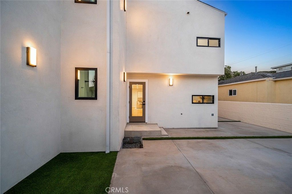 Image 66 of property listing at 2843 Stoner, Los Angeles, CA 90064