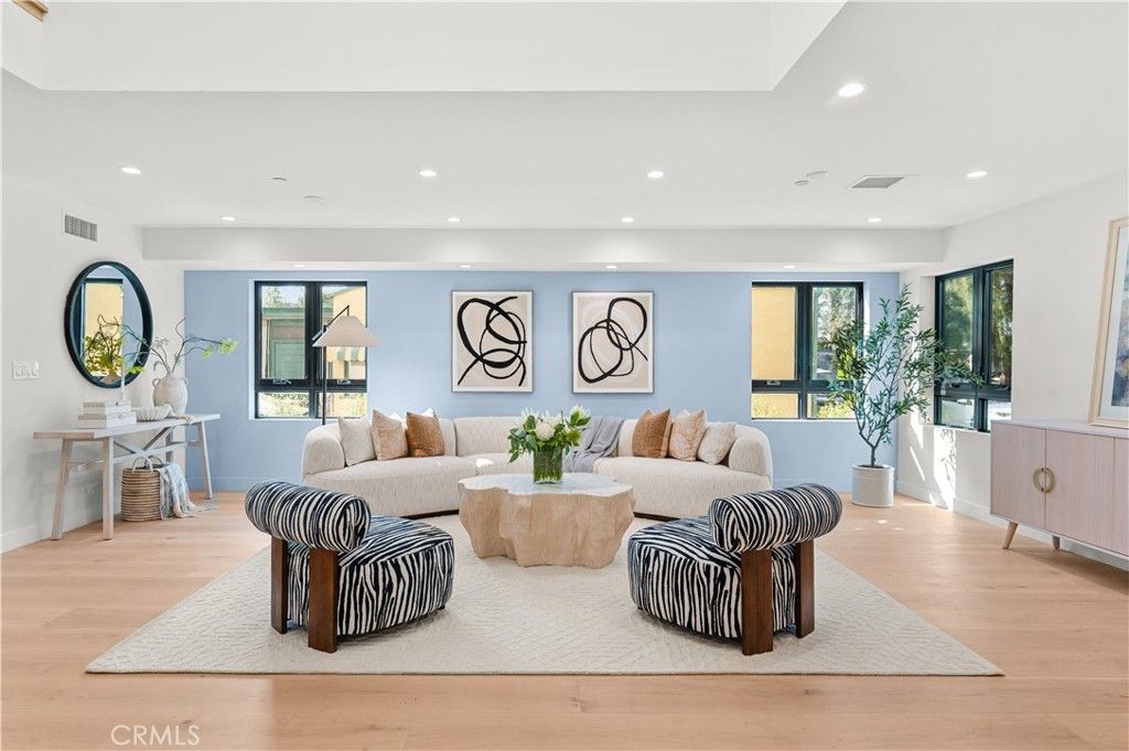 Image 8 of property listing at 2843 Stoner, Los Angeles, CA 90064