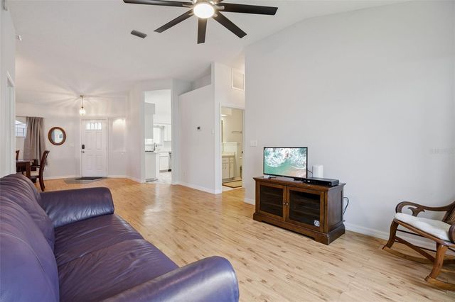 21617 QUEEN ELIZABETH COURT, Leesburg, FL 34748