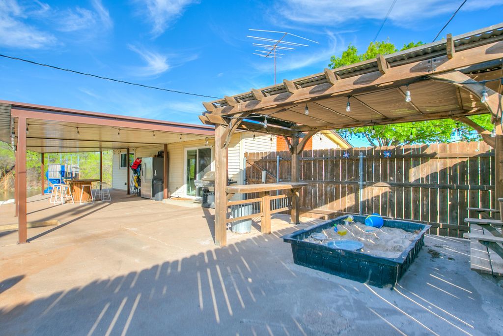 Image 17 of property listing at 1510 Loop Drive, San Angelo, TX 76904