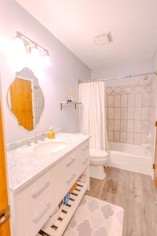 9142 Lanewood Lane N, Maple Grove, MN 55369
