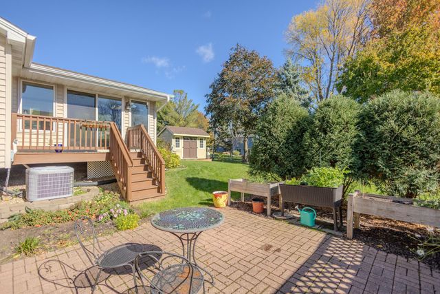 9142 Lanewood Lane N, Maple Grove, MN 55369