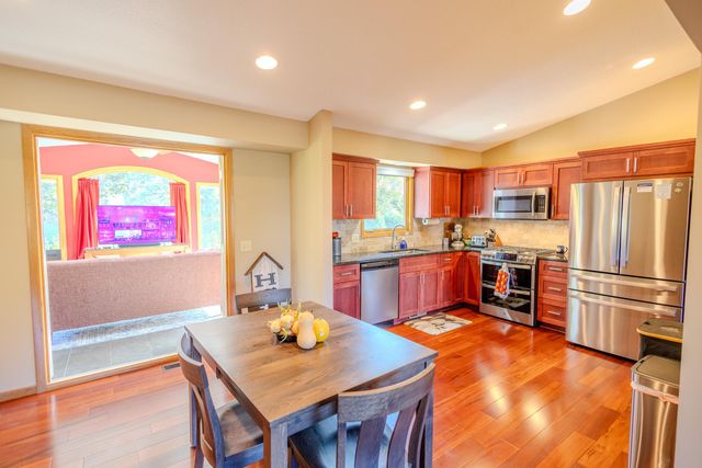 9142 Lanewood Lane N, Maple Grove, MN 55369