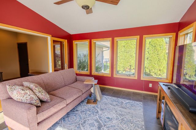 9142 Lanewood Lane N, Maple Grove, MN 55369