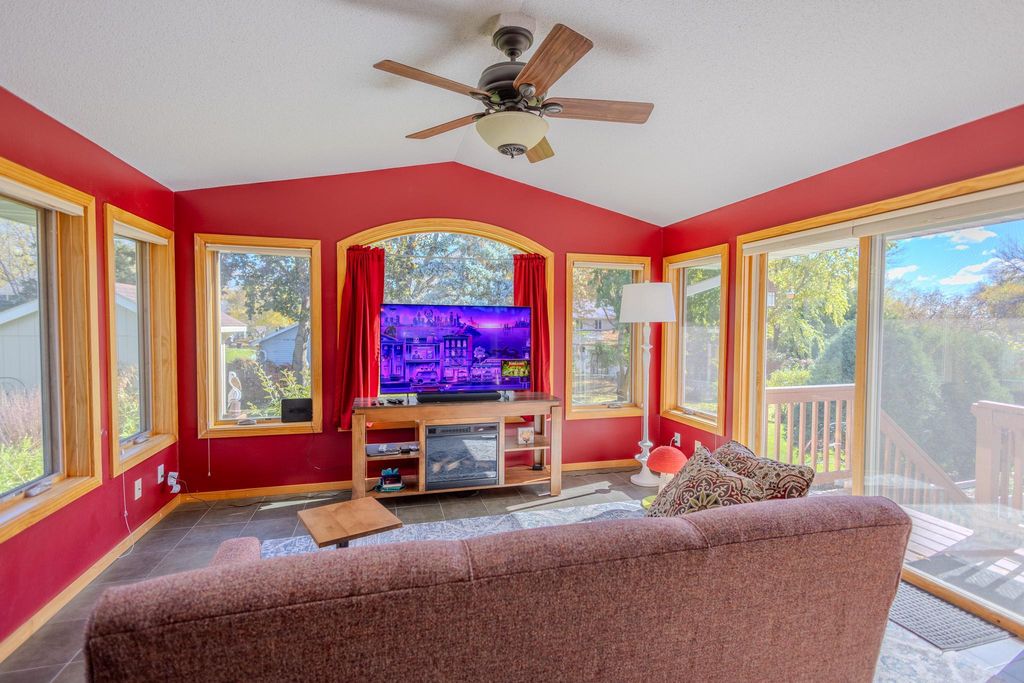 9142 Lanewood Lane N, Maple Grove, MN 55369 — photo 5