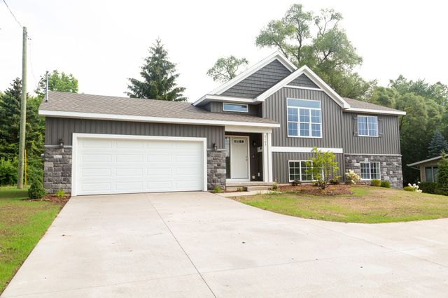 5565 Wing Avenue SE, Kentwood, MI 49512