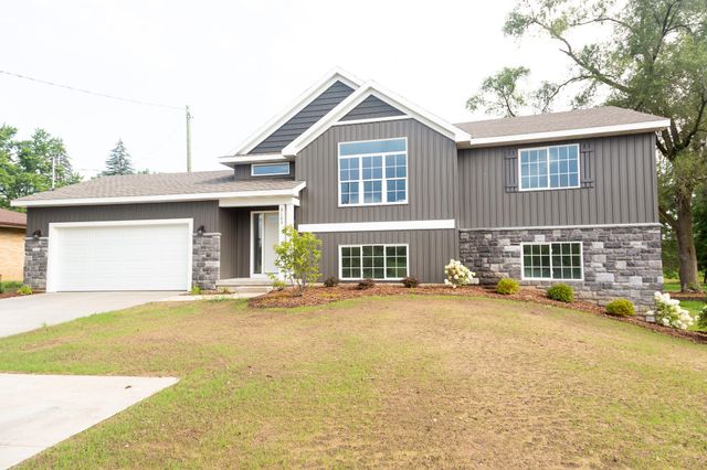 5565 Wing Avenue SE, Kentwood, MI 49512