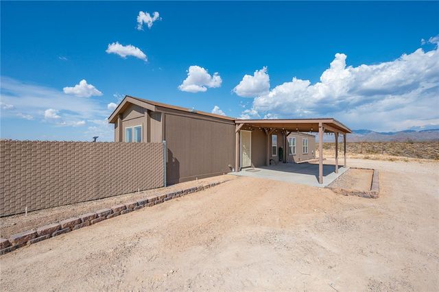 11330 Ali Chuk Road, Yucca, AZ 86438