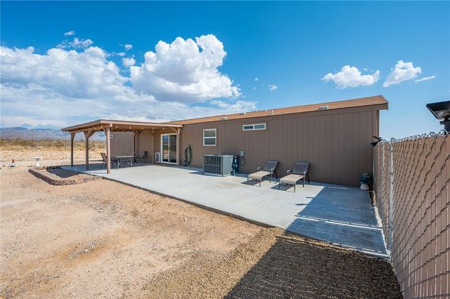 11330 Ali Chuk Road, Yucca, AZ 86438