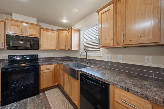 11330 Ali Chuk Road, Yucca, AZ 86438