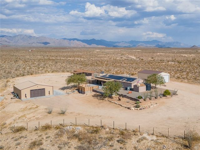 11330 Ali Chuk Road, Yucca, AZ 86438
