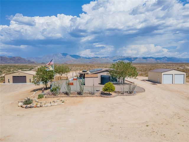 11330 Ali Chuk Road, Yucca, AZ 86438