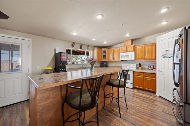 11330 Ali Chuk Road, Yucca, AZ 86438