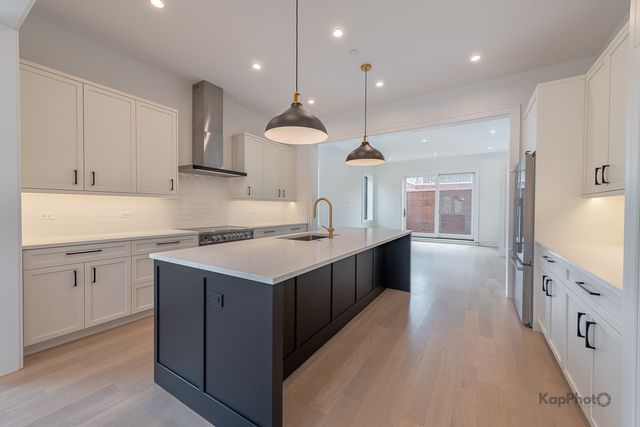 901 W Cullerton Street 1, Chicago, IL 60608