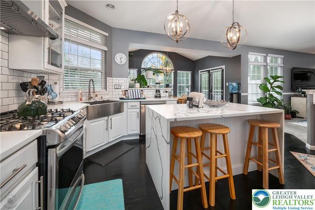 1215 Ciara Drive, Bethlehem City, PA 18017