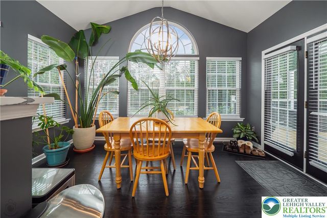 1215 Ciara Drive, Bethlehem City, PA 18017