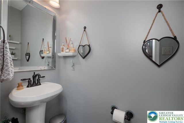 1215 Ciara Drive, Bethlehem City, PA 18017